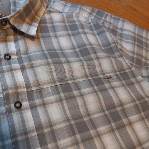 5.11 Tactical Short Sleeve Plaid Snap Up Men's Shirt Size L - Picture 5 of 11